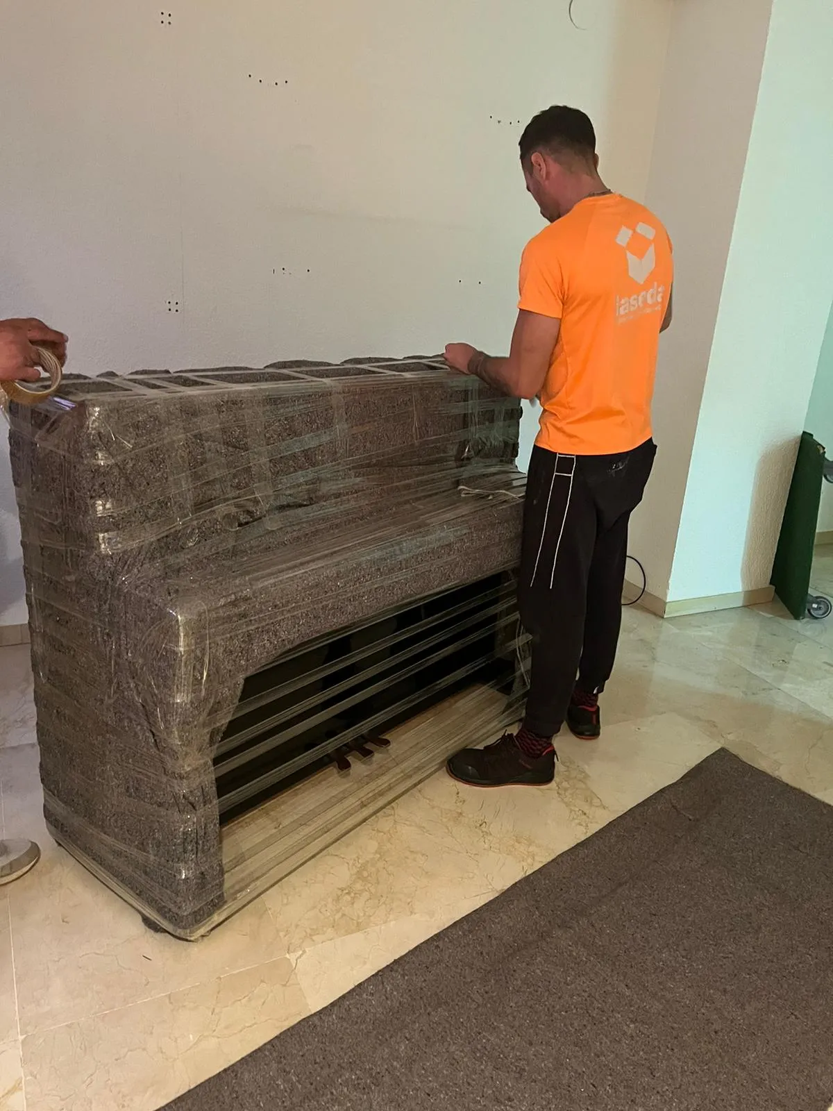 Transporte y traslado pianos en Guadalajara La Seda